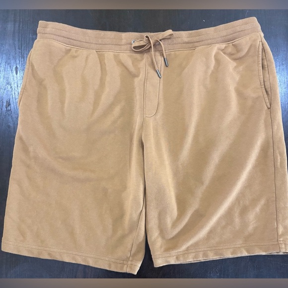 NWT Men’s Brown Banana Republic Athleisure Drawstring Pull On Shorts  XXL Tall - Picture 1 of 6